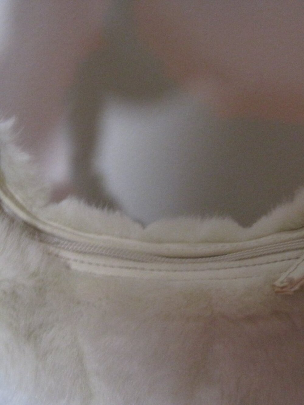 Limited Too Cream Faux Fur Leather Handle Strap Zipper Closure Small Purse Bag - Picture 5 of 7
